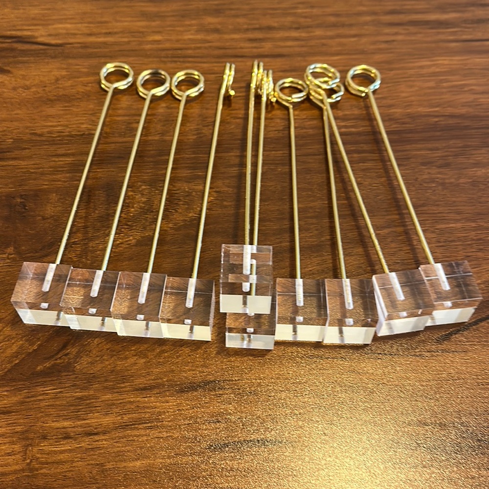 Table number holder